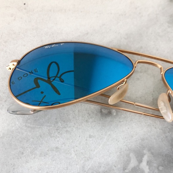 Polarized Ray-Ban Aviator Sunglasses - Picture 5 of 5